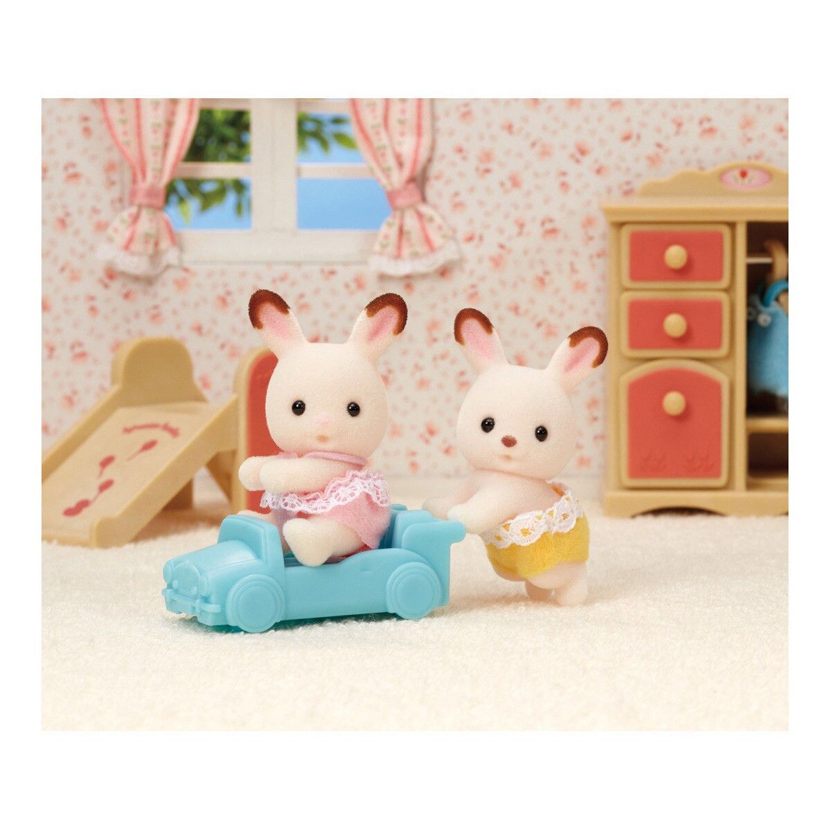 Tercera imagen de los Gemelos conejo chocolate Sylvanian Families