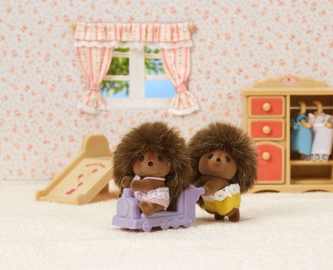 Tercera imagen de los Gemelos Erizo - Sylvanian Families