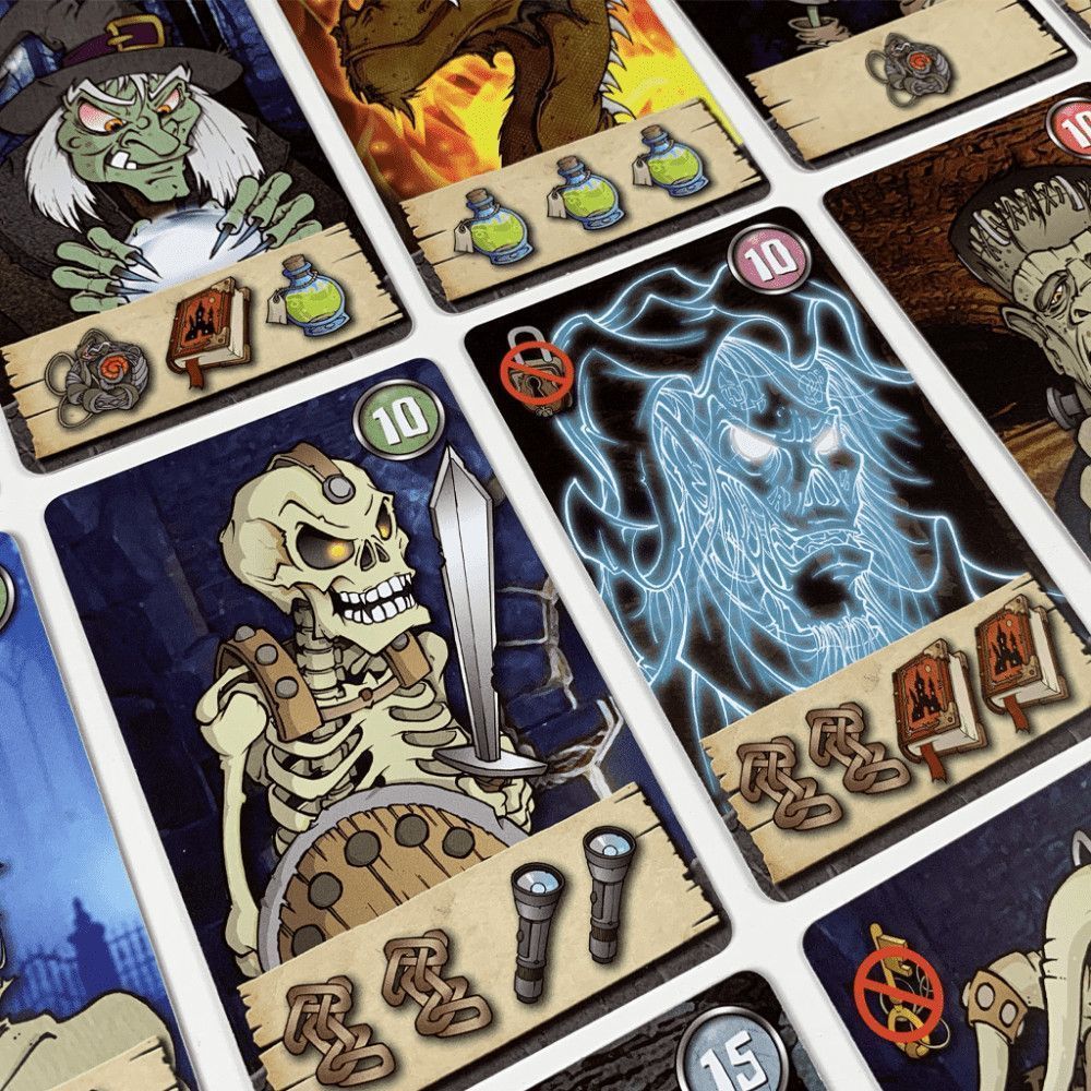 Quinta imagen de El castillo del terror - juego de cartas