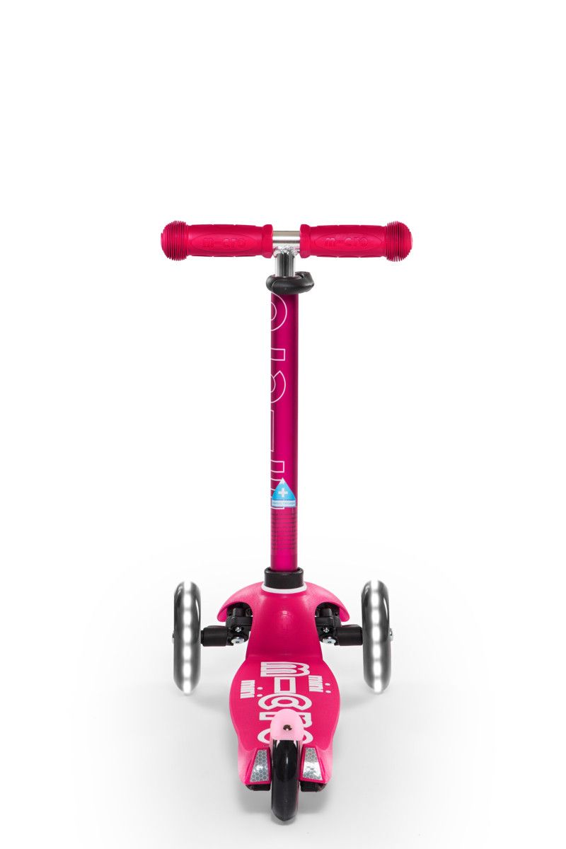 Cuarta imagen del Patinete Micro Mini Deluxe Rosa LED - MMD075