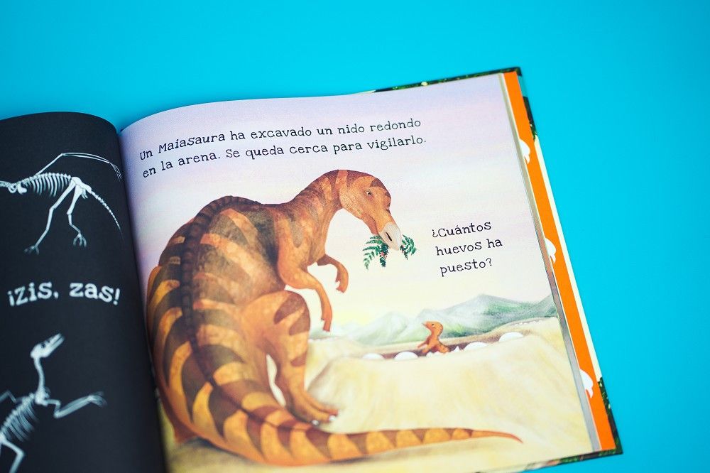 Tercera imagen de Dinosaurios, un libro para iluminar - Astronave