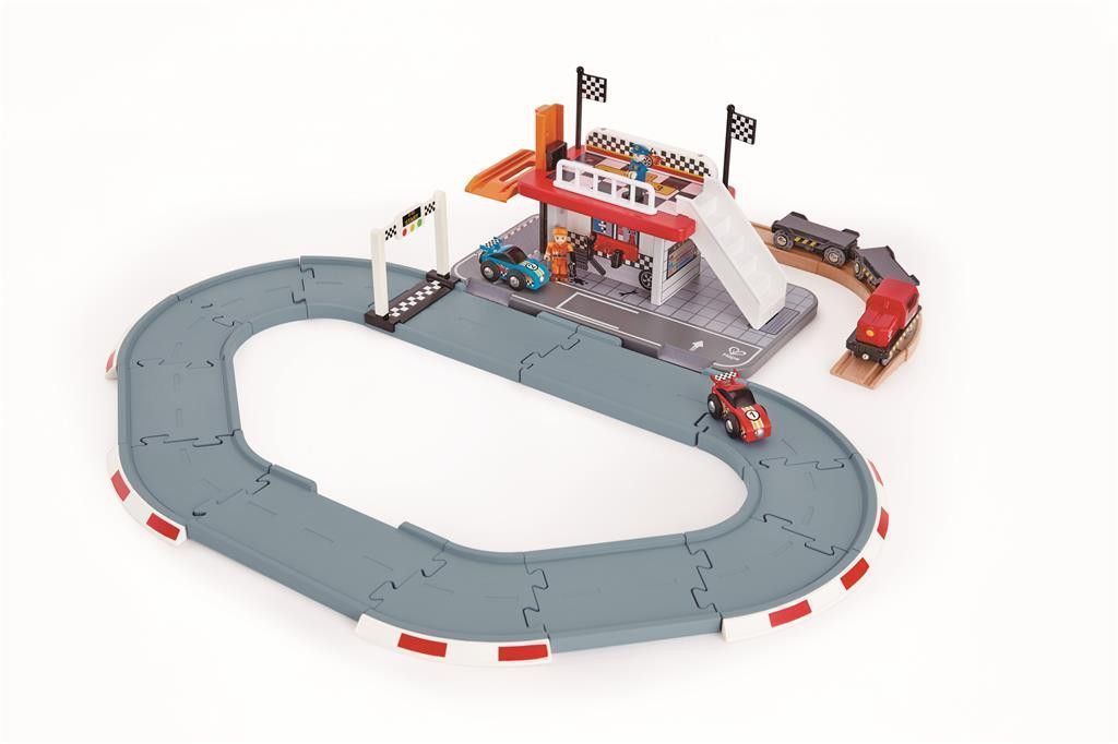 Primera imagen de la Estación y Circuito de coches de carreras