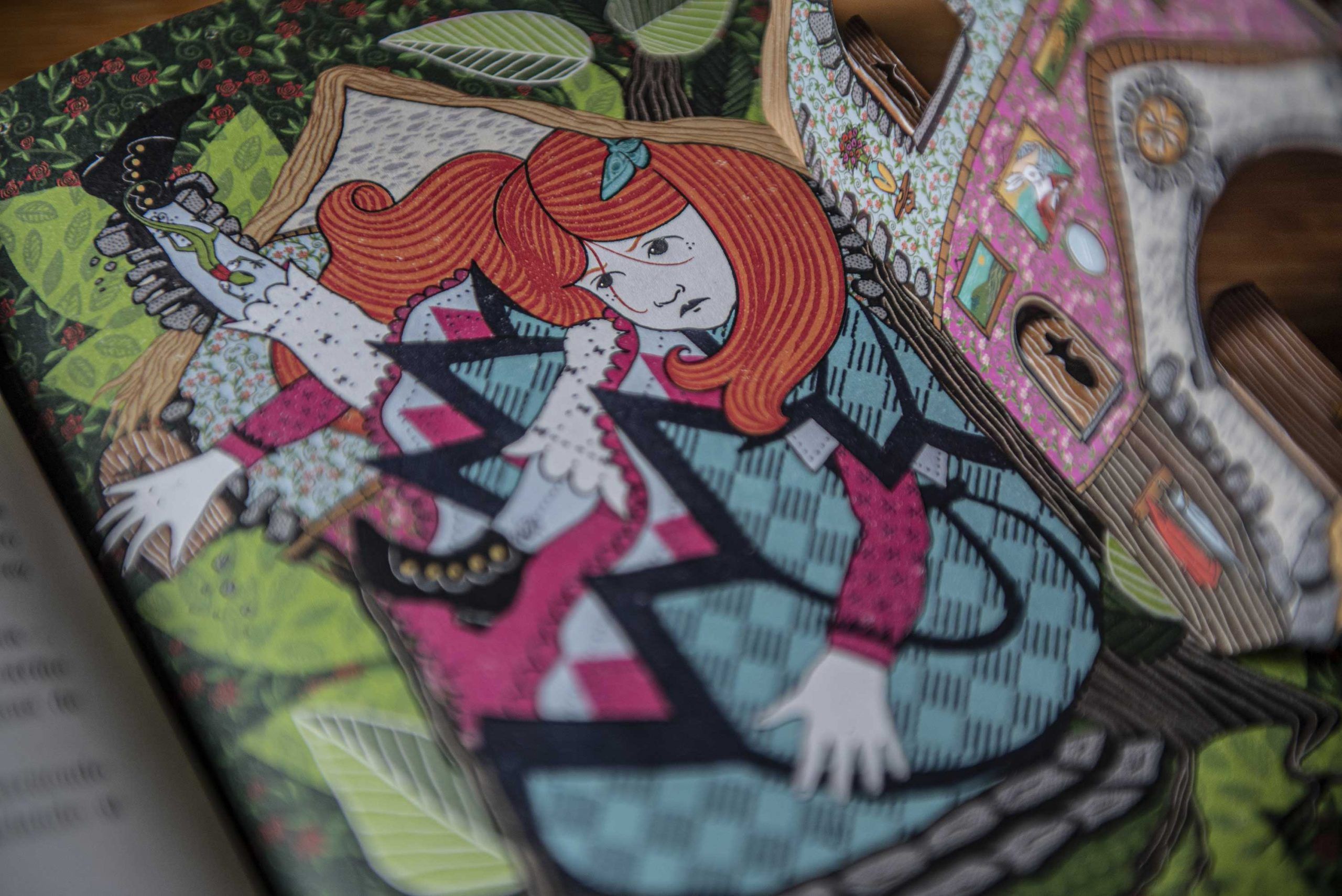 Novena imagen de Alicia en el país de las maravillas y a través del espejo - Pop-Up - Folioscopio