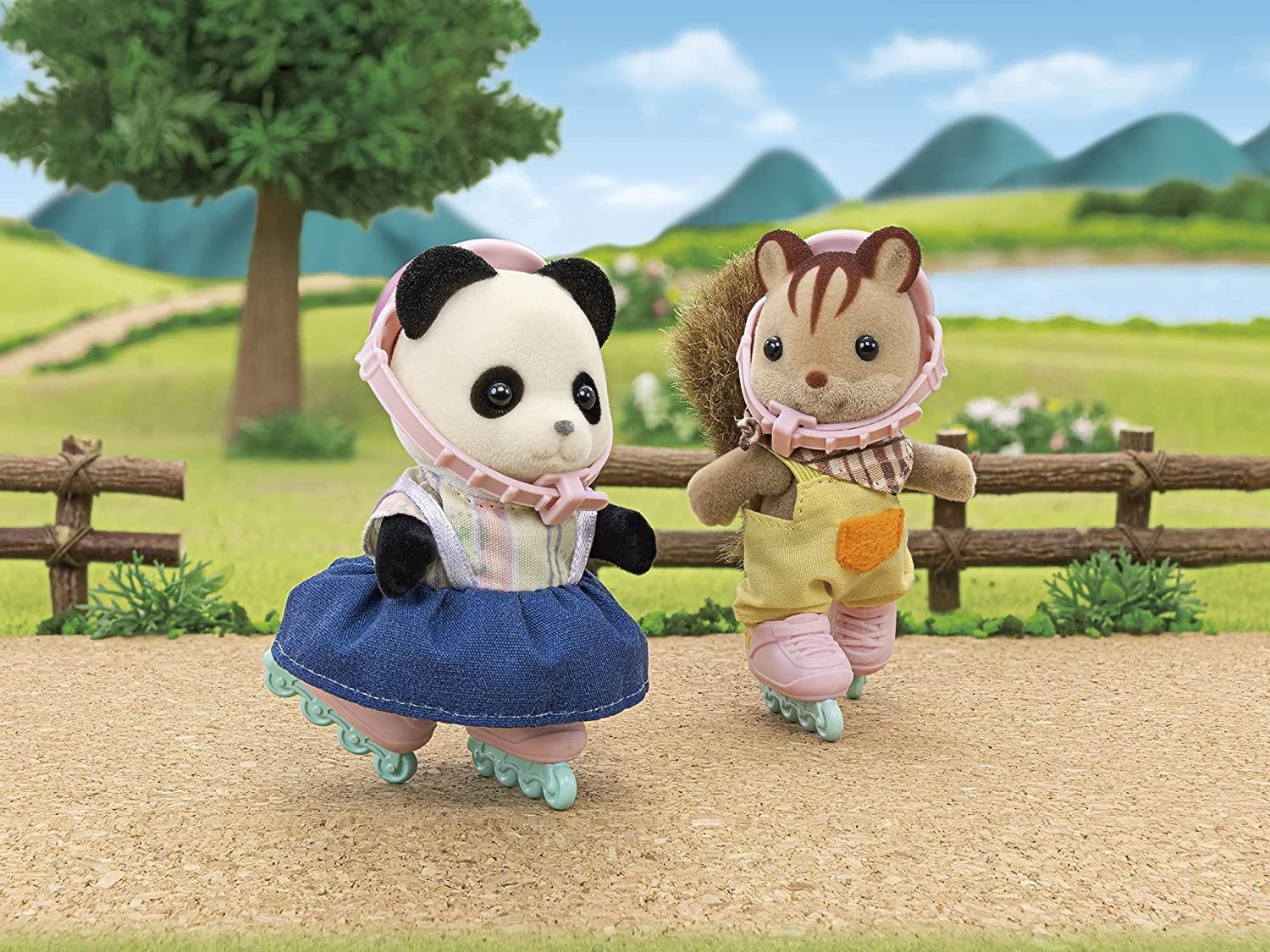 Septima imagen del Set de bicicleta y patines Rosalina Panda Pookie - Sylvanian Families