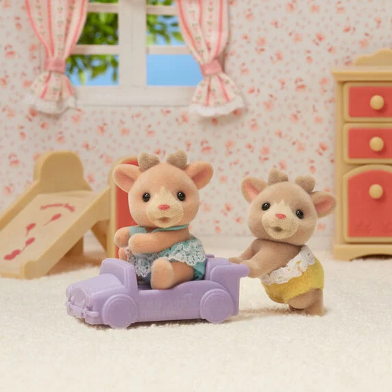 Tercera imagen de los Gemelos Reno de Sylvanian Families