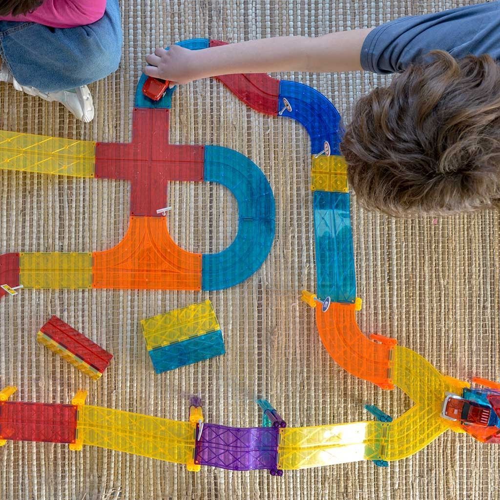 Tercera imagen de Braintoys Imanix Pista de Carreras 50 pzas Juego de construcción magnética