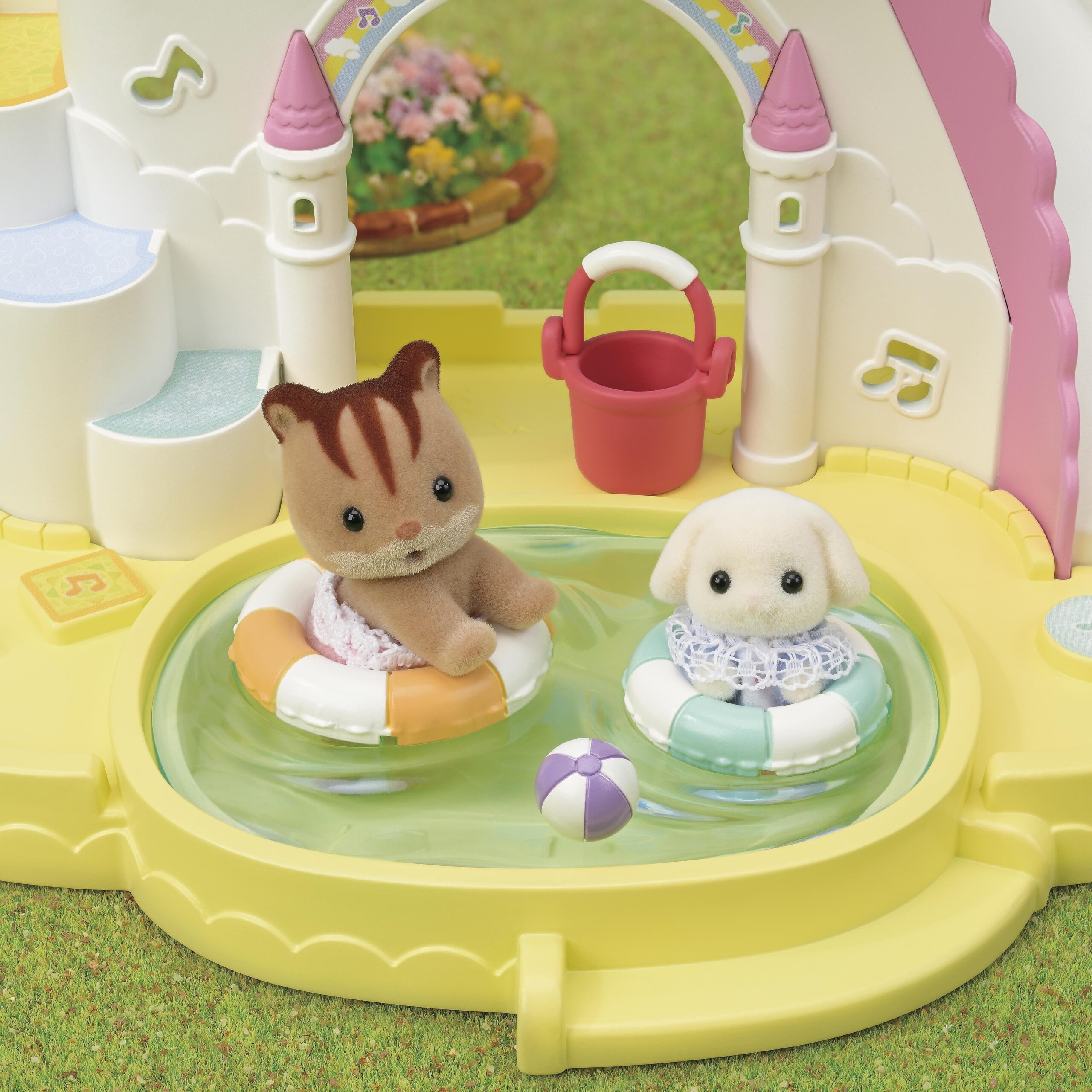 Décima imagen de la Caja de arena y piscina de la Guardería de Sylvanian Families