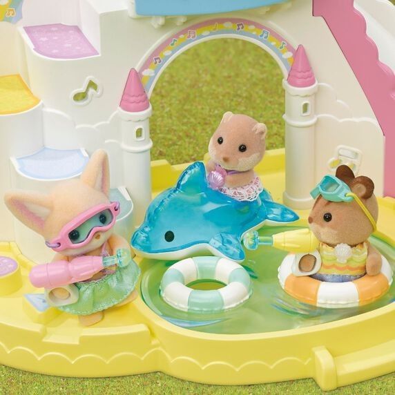 Quinta imagen de Amigos de la Guardería. Fiesta en la Piscina de Sylvanian Families