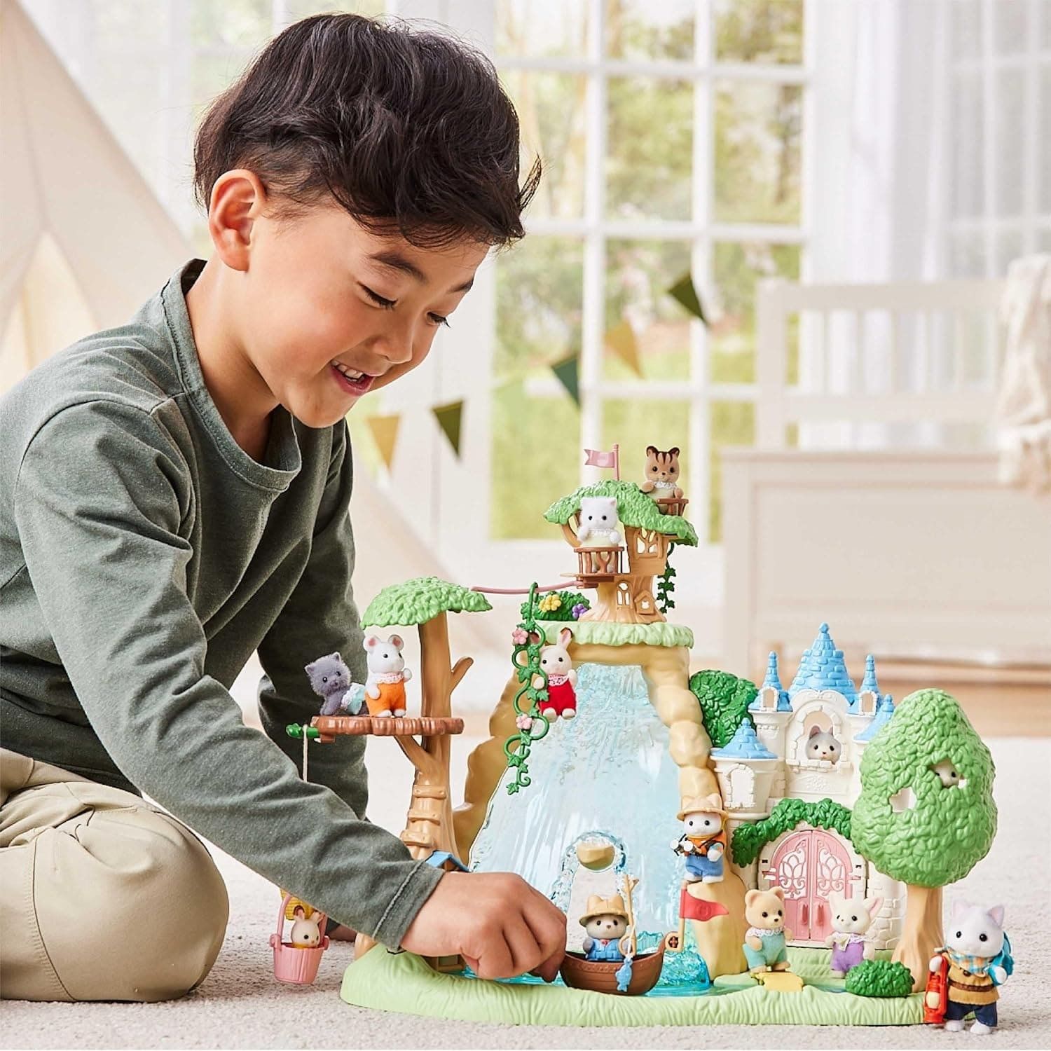 Quinta imagen de la Cascada Secreta de Sylvanian Families
