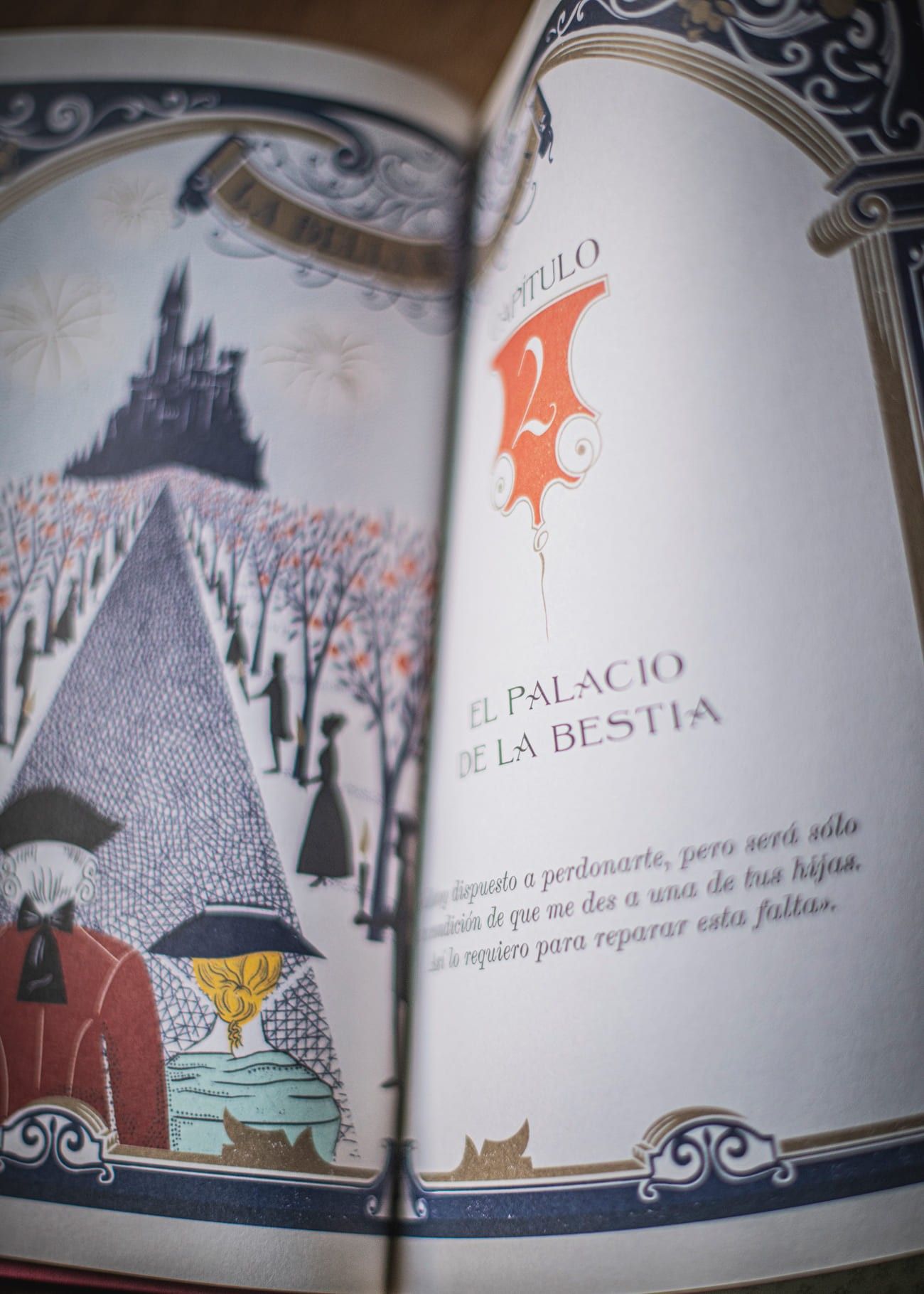 Segunda imagen de La Bella y la Bestia. Pop-Up de Folioscopio