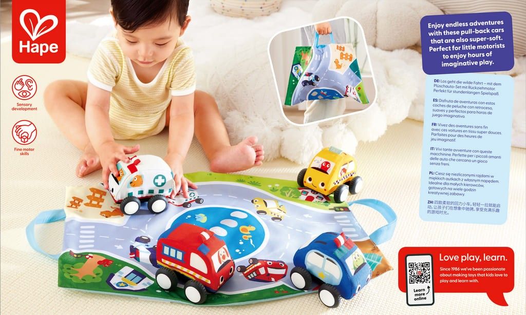 Quinta imagen del Set de coches de peluche en bolsa de almacenamiento desplegable de Hape