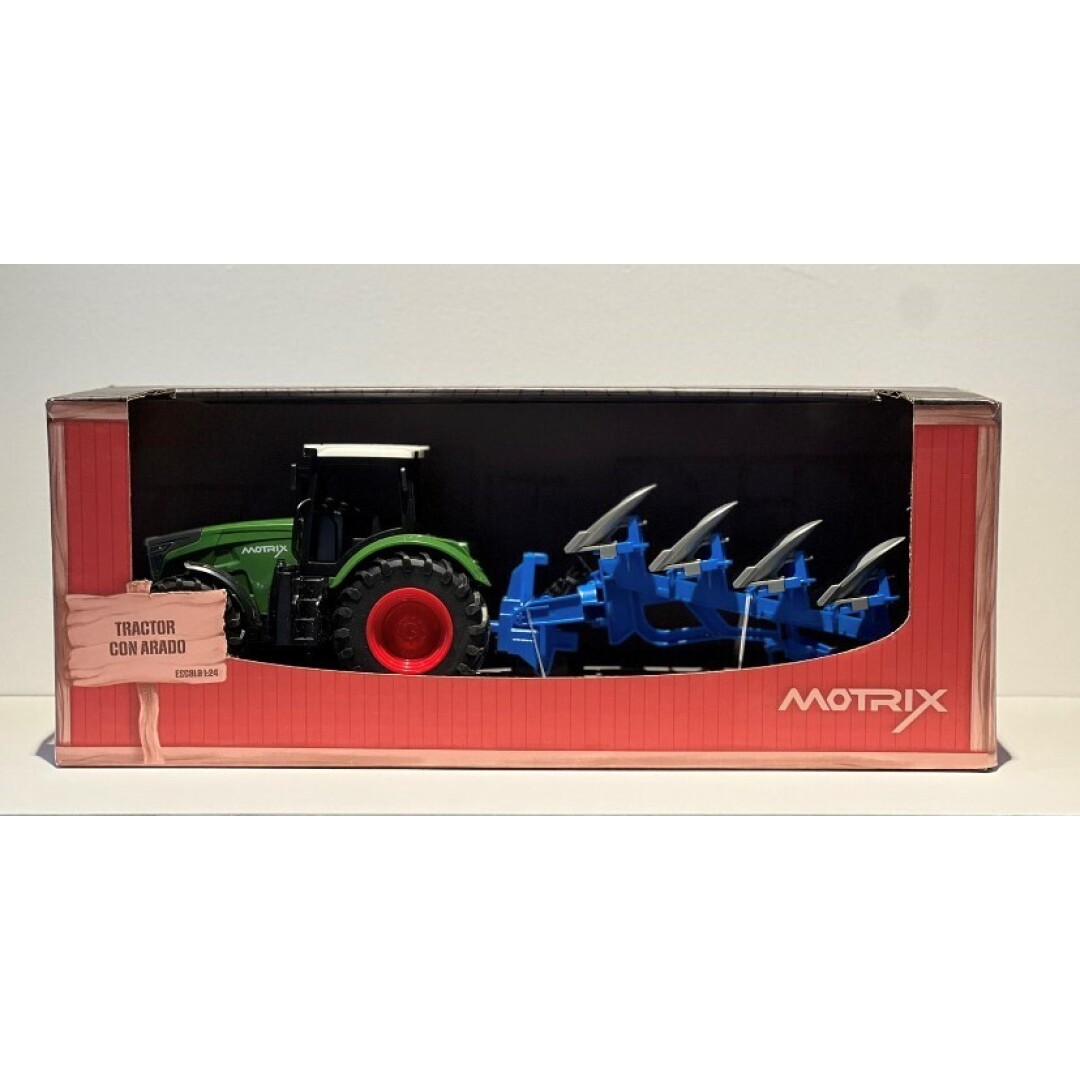 Primera imagen del Tractor con arado de Motrix